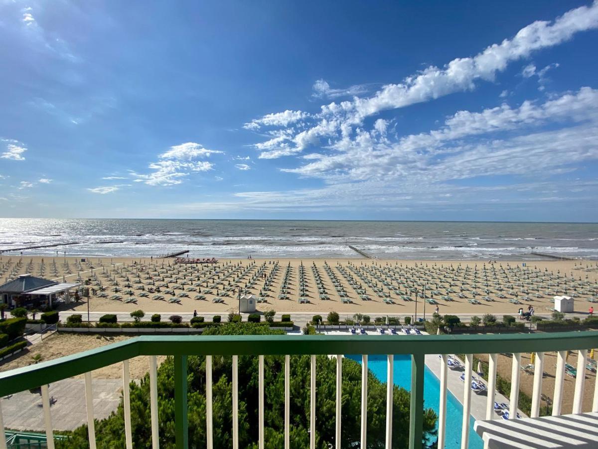 Hotel Florida Lido di Jesolo Exterior photo