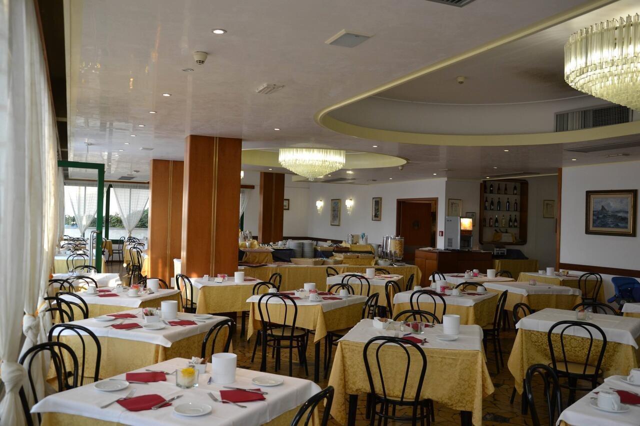 Hotel Florida Lido di Jesolo Exterior photo
